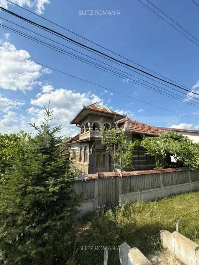Casa batraneasca, renovabila, Comuna Danesti, Sat Vacarea, 2570 mp, front 25 ml - 1