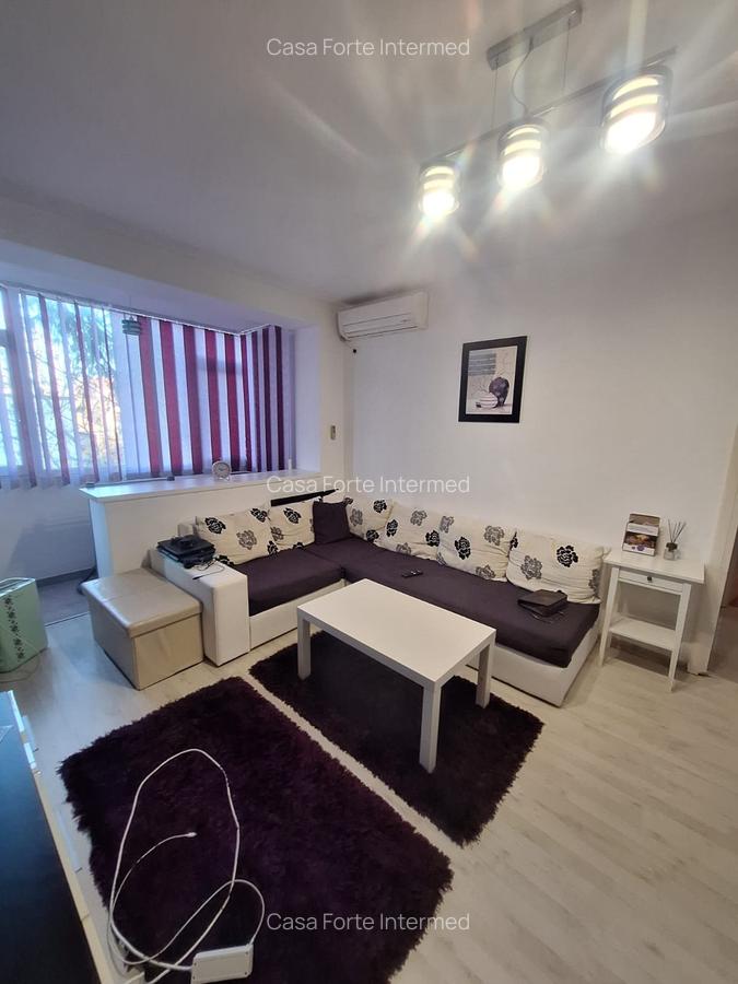 Apartament de închiriat – 2 camere, Tomis 2 – 400 Euro/lună - 1