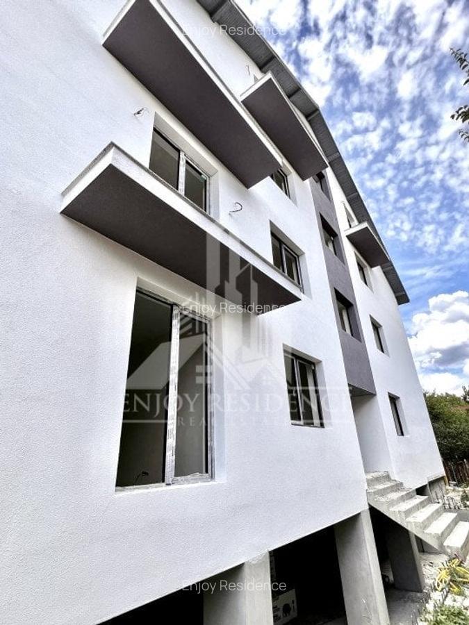 Apartament cu 3 camere decomandat în Crângași - 2