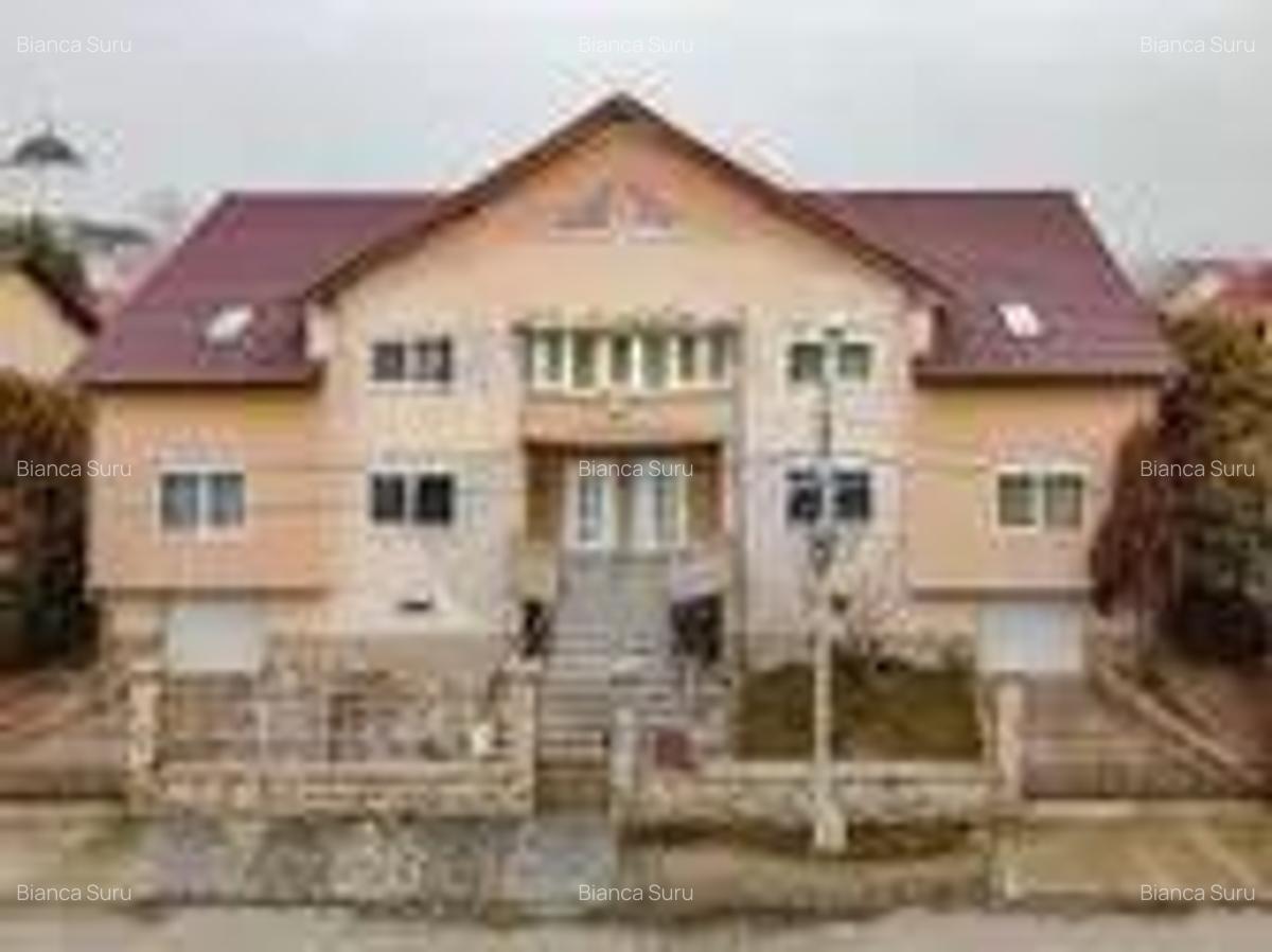 Casa / Vila cu 5 camere de vanzare in zona Braytim - 1