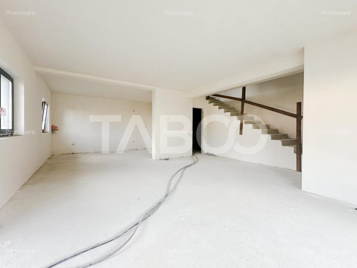 De vanzare casa la stadiul de semifinisat in Floresti zona Sub Cetate - 3