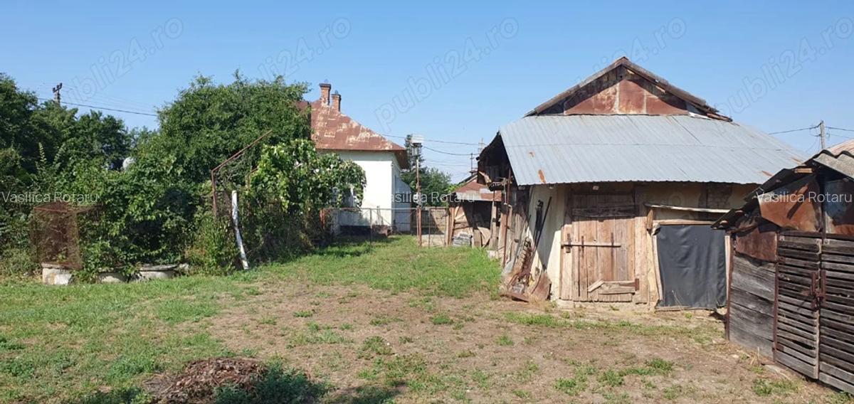 Casa 150mp, teren 2000mp, garaj, 3 anexe central Ologeni, Ph. - 1