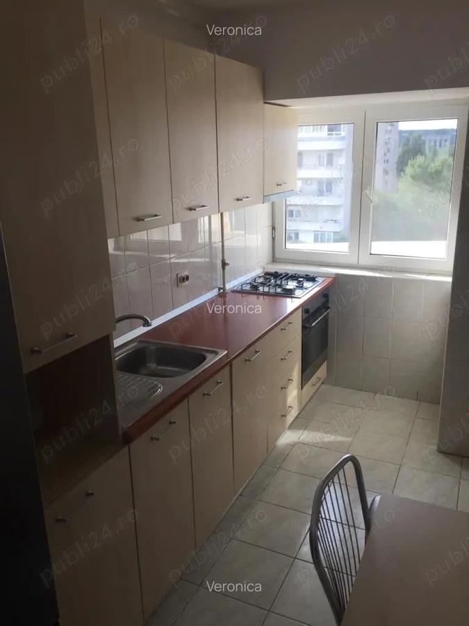 Inchiriere apartament 3 camere decomandat, bucatarie mobilata, Nerva Traian - 2