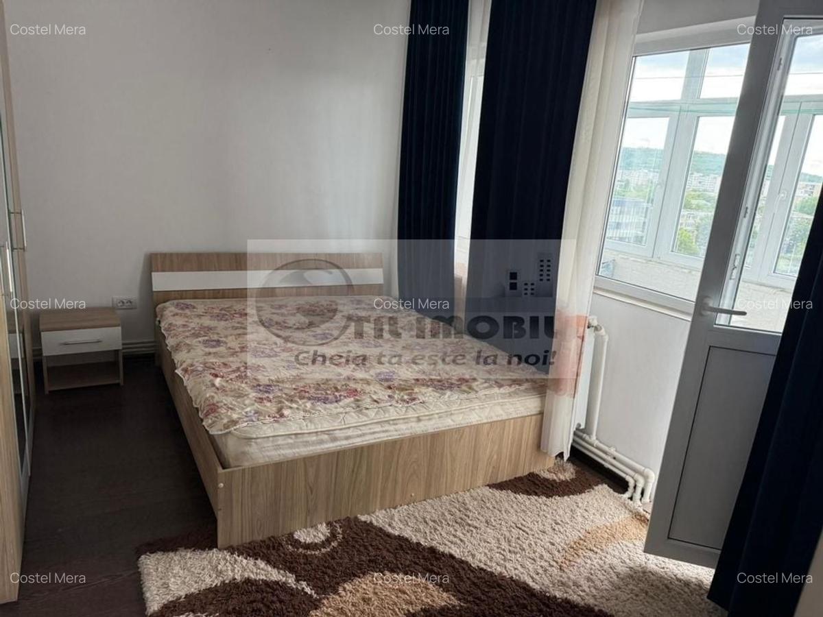 Apartament cu 3 camere semidecomandat, mobilat în Central - 3