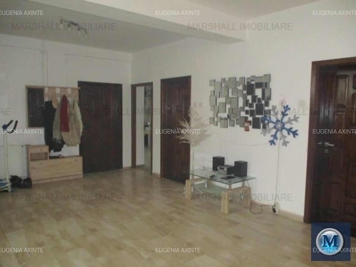 Casă cu 6 camere în Central - 6