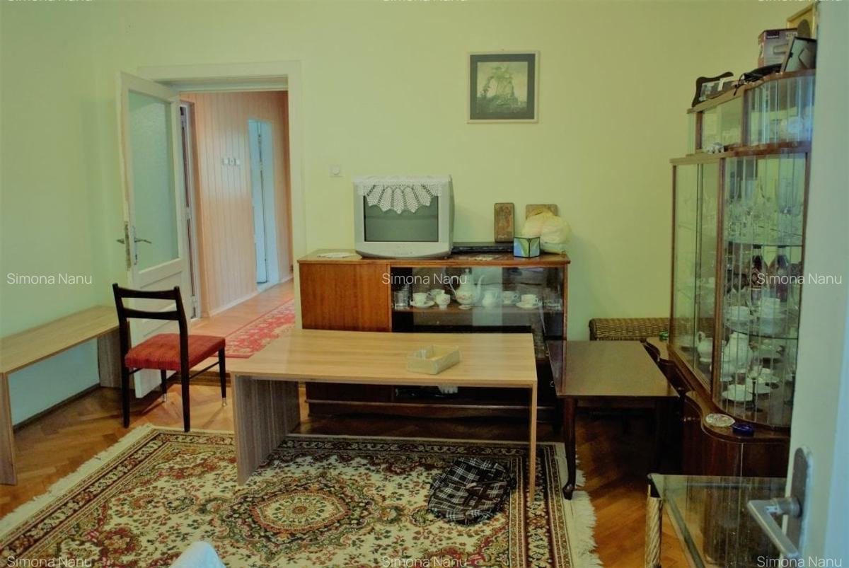 Casă cu 4 camere în Băicoi - 3