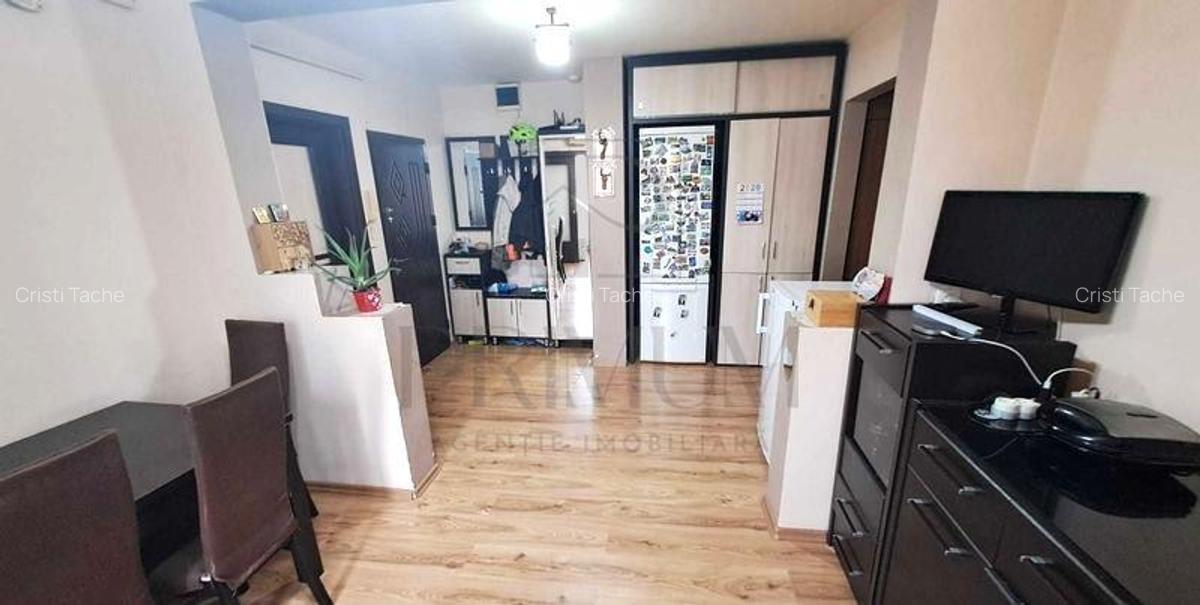 ARADULUI - BLOC IZOLAT - 3 camere - decomandat - centrala proprie - clima - 2