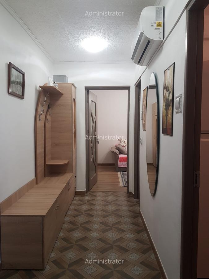 Apartament doua camere, decomandat, mobilat si utilat, sudic, liber, Piata Sud - 21