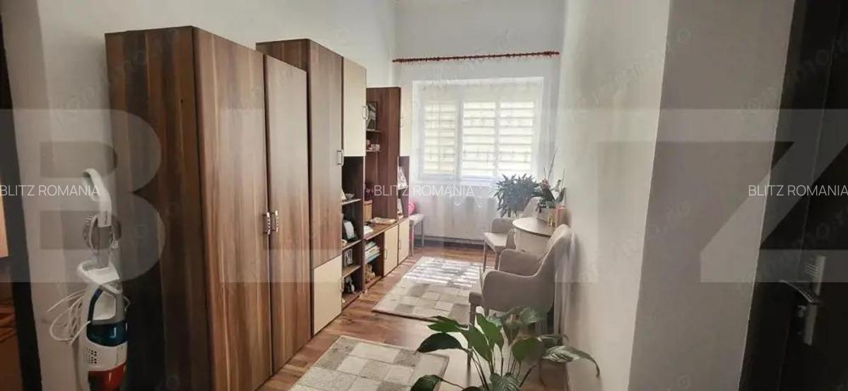 Casa cu 4 camere de vanzare in Sanandrei - Centru - 2