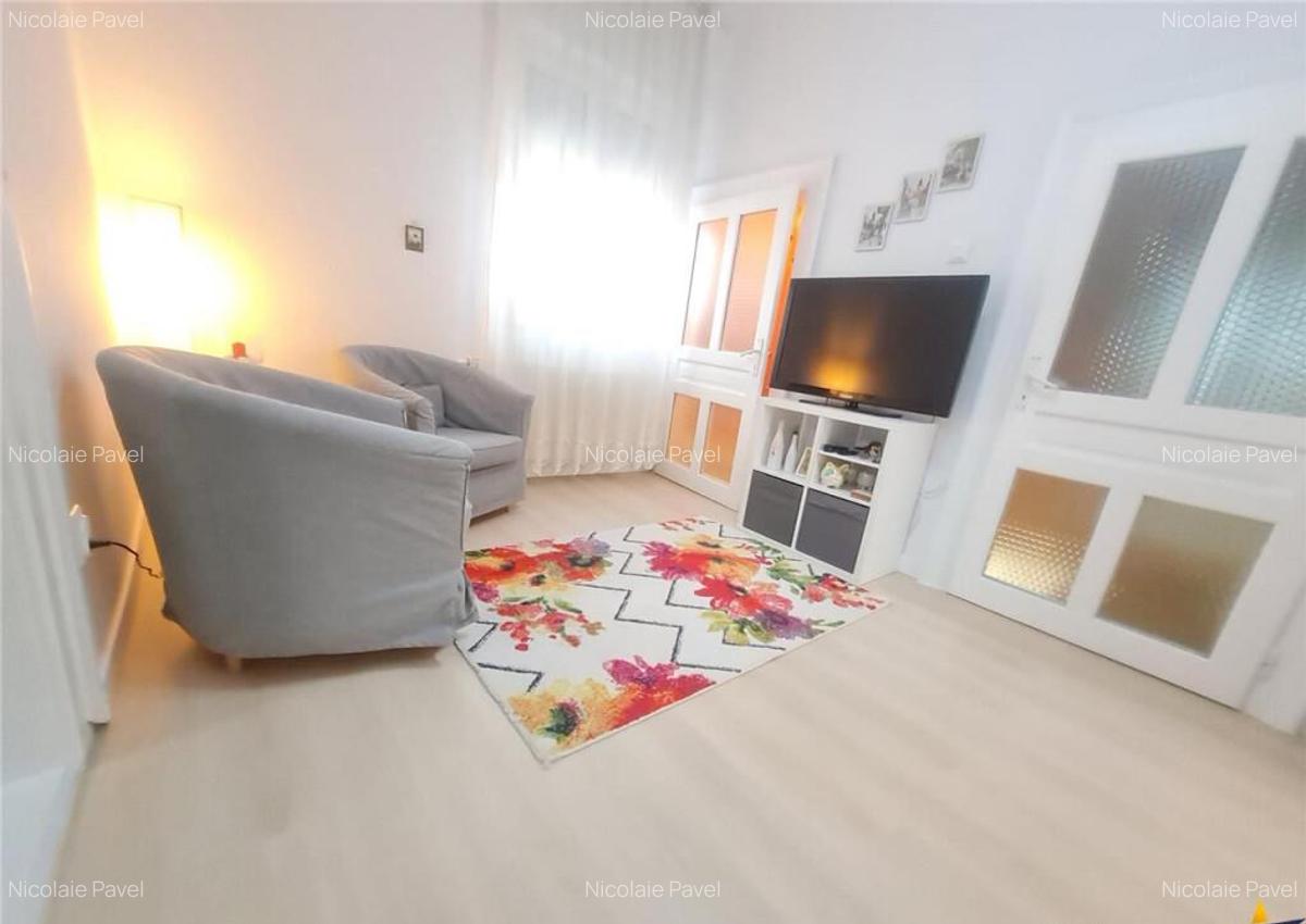 Casa, pe locatie centrala, imbinare apreciabila intre tradit - 3