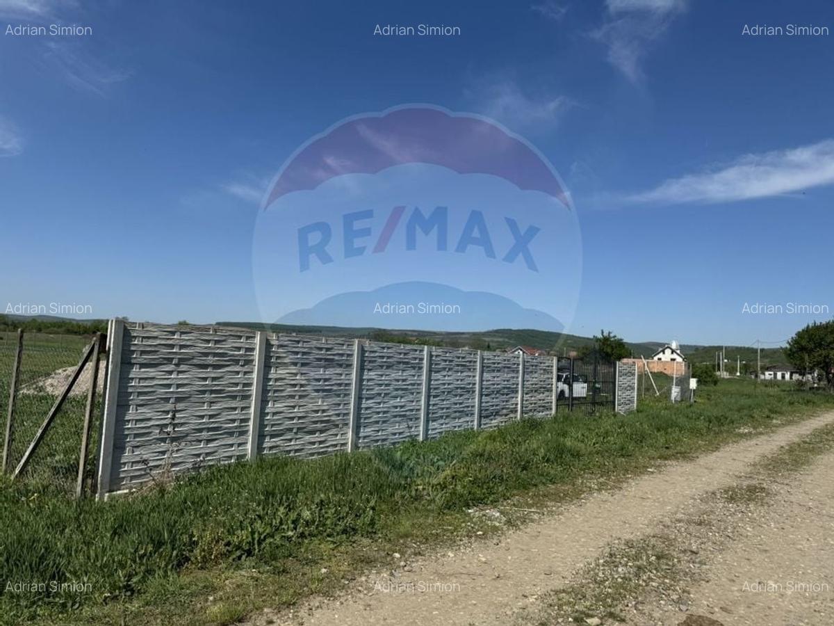Teren intravilan 1.400 mp, imprejmuit integral - Livada, comuna Iclod - 2