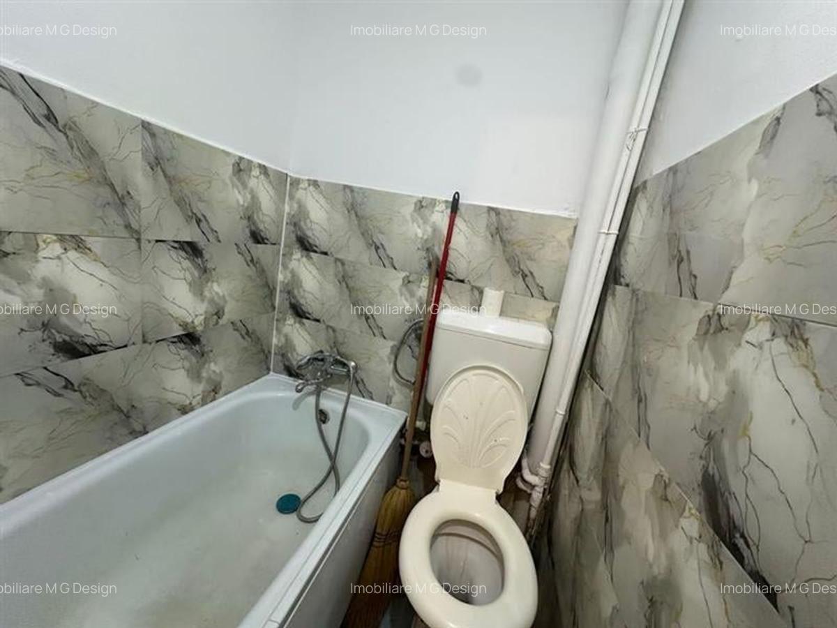 Garsoniera zona Buziasului etaj 2, baie cu vana - 5