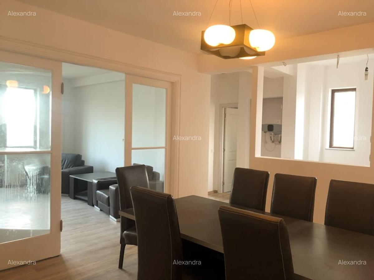 Două Apartamente de Vânzare Împreună în Bloc Interbelic Art Deco I Renovate - 5