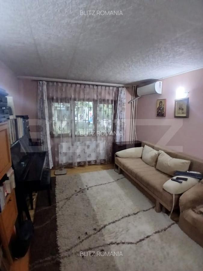 Apartament 4 camere, 80 mp, zona Nicolina - 1