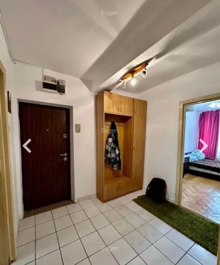Poprietar închiriez apartament 3 camere Cireșica - 1 Poprietar închiriez apartament 3 camere Cireșica - 1
