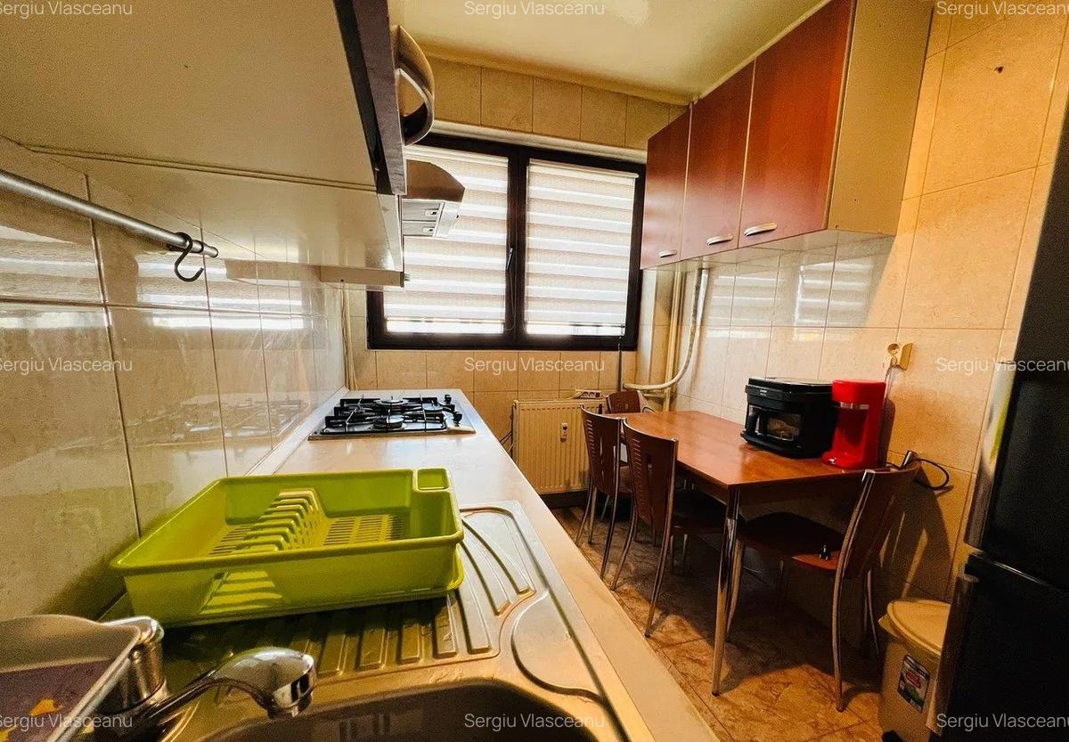 Apt 2 camere semidecomandat - 99.000 eur - 52mp - metrou Titan - 6