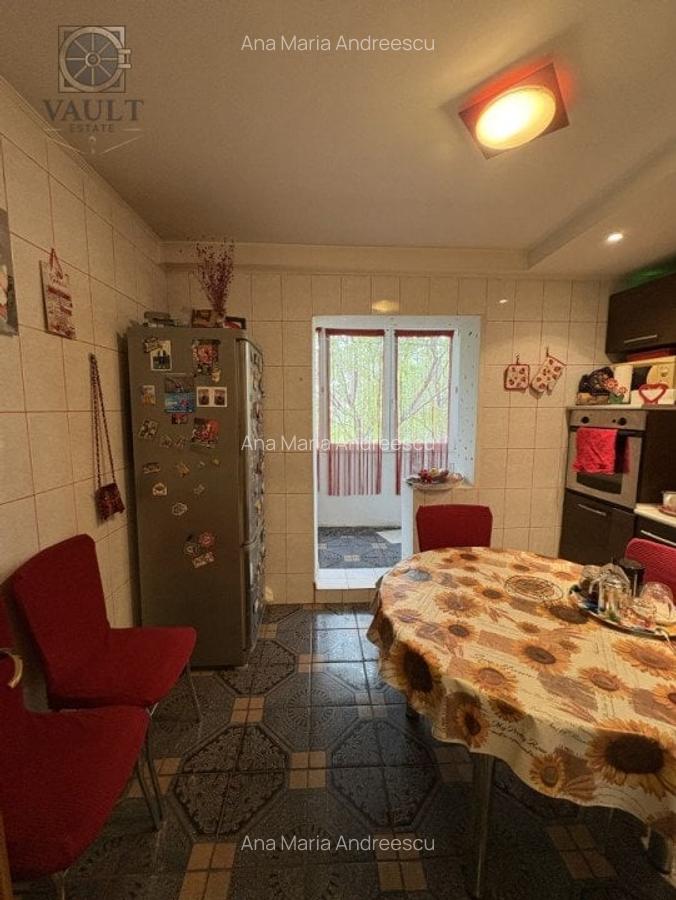 Apartament 3 camere +boxa spatioasa- Bvd. Chisinau - 7