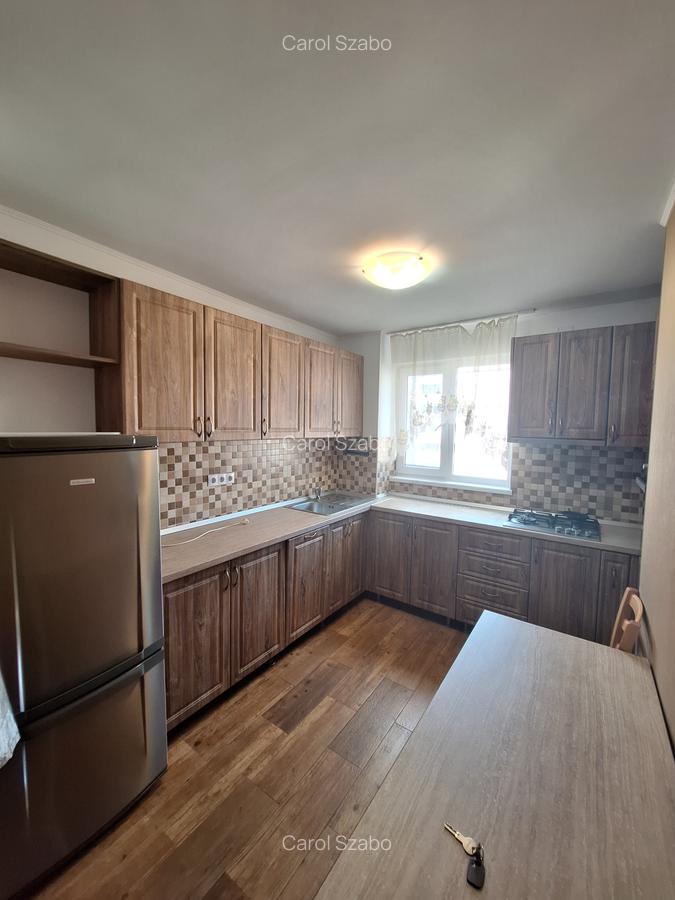 Apartament 3 camere de închiriat - 1
