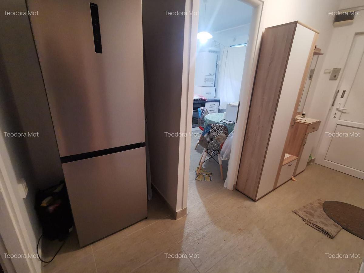 Apartament cu 3 camere semidecomandat, mobilat în Central - 9