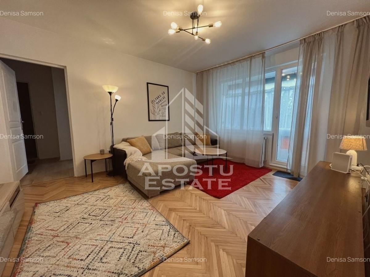 Apartament cu 3 camere,centrala proprie,complet renovat ,zona centrala - 2