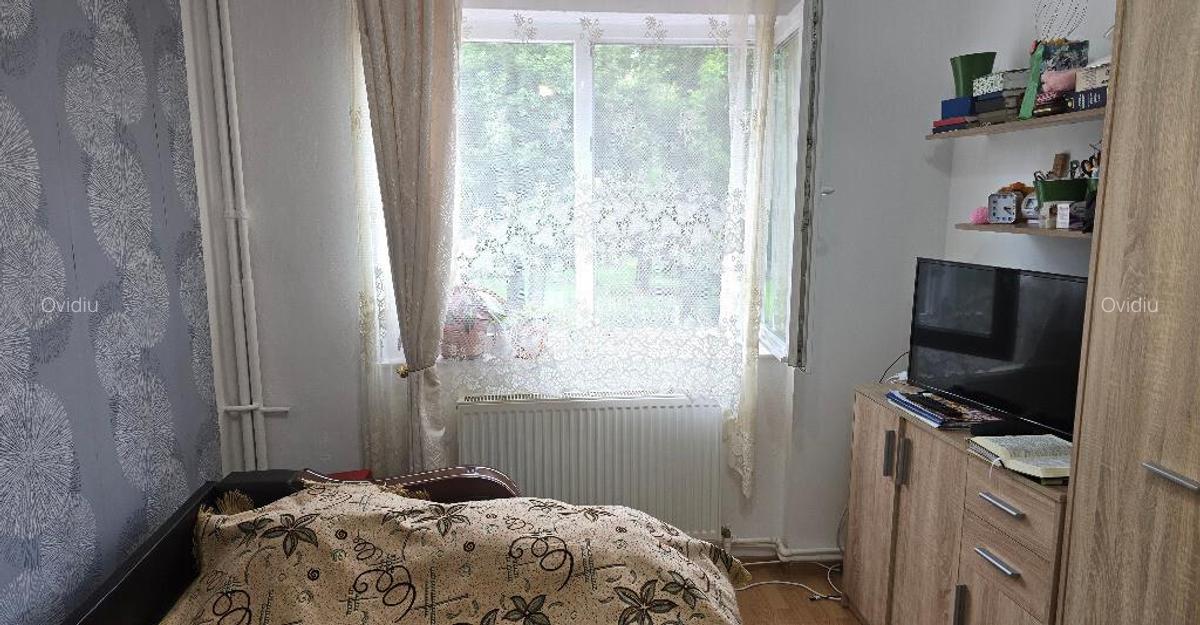Vand apartament cu 2 camere decomandat in Deva, zona Salcamilor, et 1 - 4