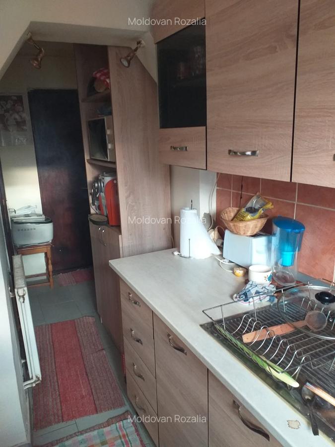 Vand casa singur in curte,pe un nivel,Unirii,3 camere,teren 490 mp,acces auto. - 8