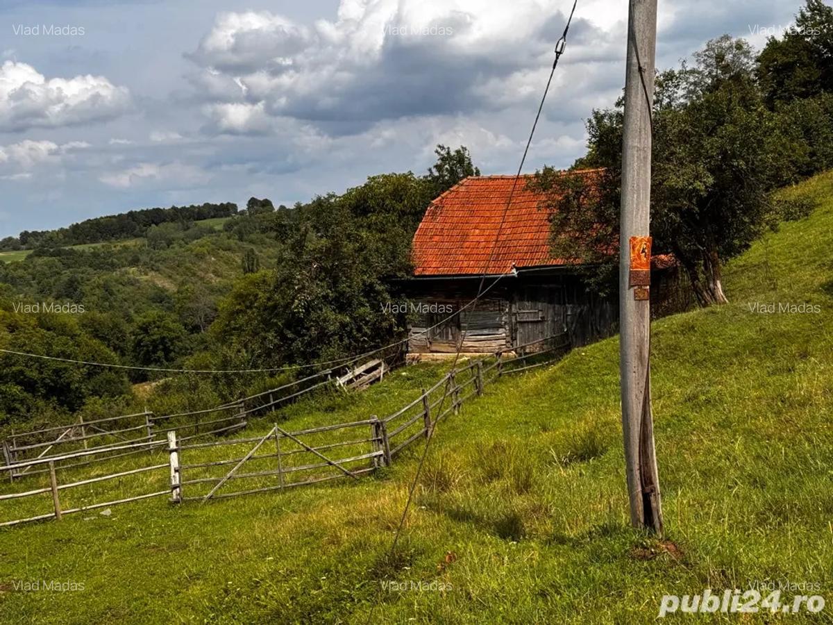 Casa de vanzare + 30.000 m teren - 1