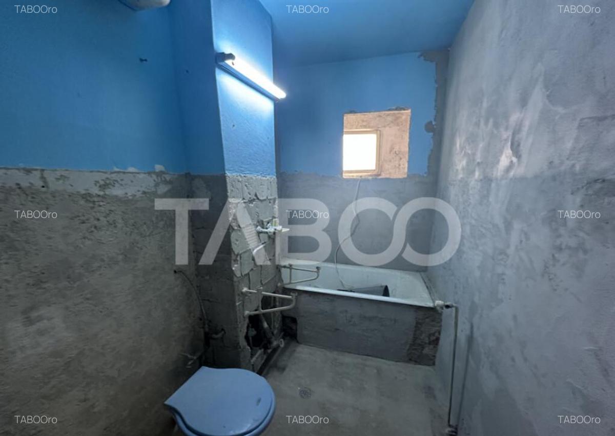 Apartament decomandat 3 camere 2 bai 65 mpu zona Bulevardul - 9