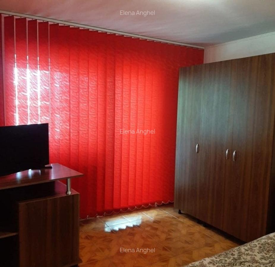Apartament cu 3 camere decomandat în Apărătorii Patriei - 4