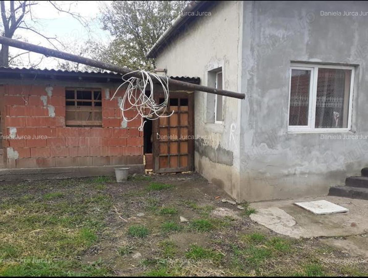Casa de vanzare in comuna Irato?u jud Arad - 9