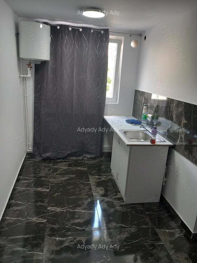 Vand garsoniera confort 3 zona poarta faur 15m - 2