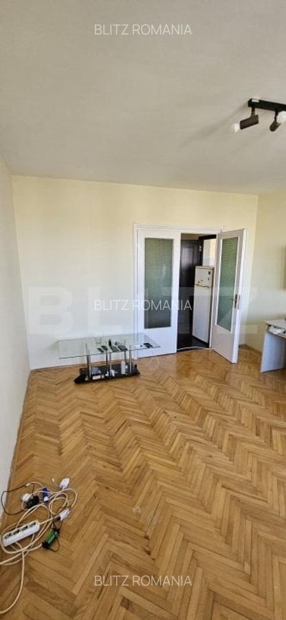 Apartament de vanzare, cu 2 camere, 49 mp, decomandat, zona Dacia - 4