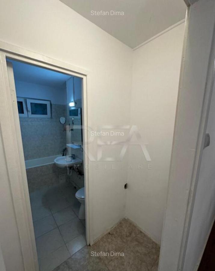 Apartament 3 Camere , Etajul 2 , Zona Alexandru Obregia - 13