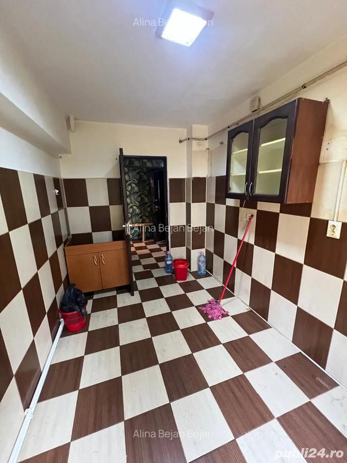 Apartament de vanzare 4 camere - 7