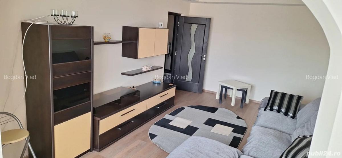 Inchiriez apartament 3 camere - 3