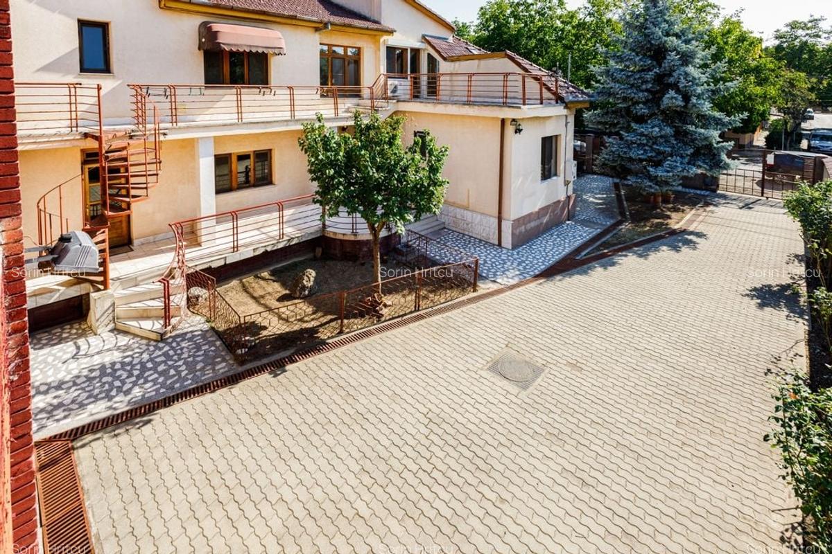 Casă cu etaj de vânzare zona Lipovei - locuință sau spațiu pentru afaceri - 38