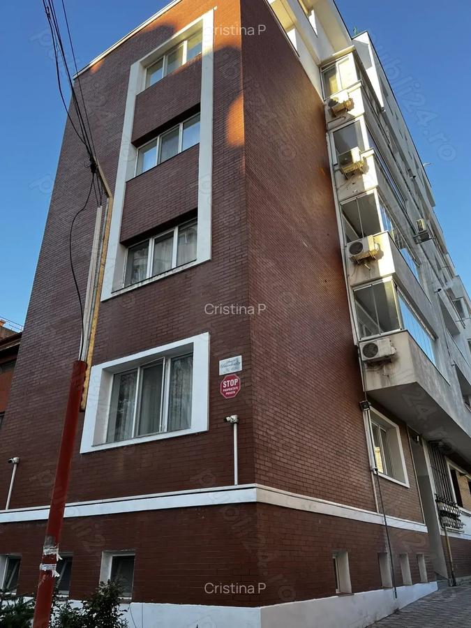 Inchiriere 3 camere proprietar terasa oaza de liniste mall vitan 800 E - 1