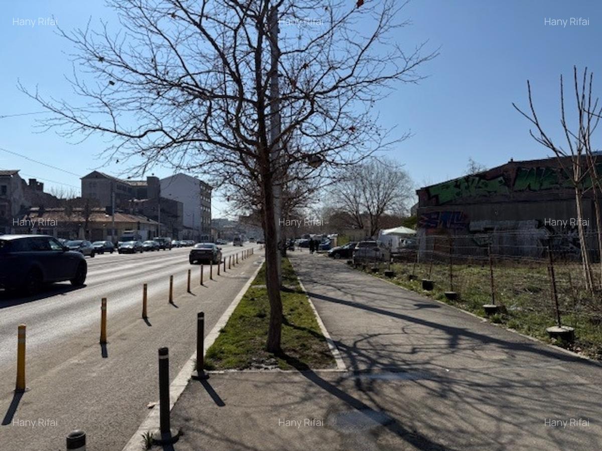 TEREN + CONSTRUCTII DE VANZARE BD.BERZEI - PIATA MATACHE - 2