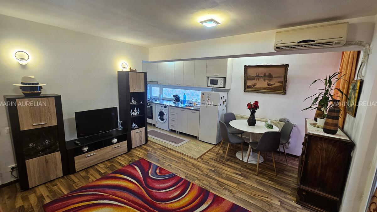 Particular 2 cam drumul taberei - Valea Oltului , - 2