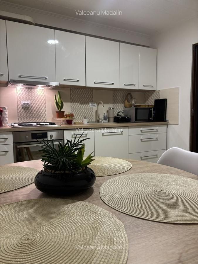 360 Grade Imobiliare oferă spre vânzare un apartament cu 2 camere - 4