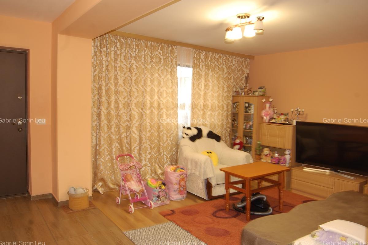 Casă cu 6 camere în Est - 15