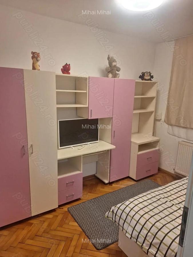 Inchiriez apartament cu 3 camere pe strada Toamnei micro 3. - 1