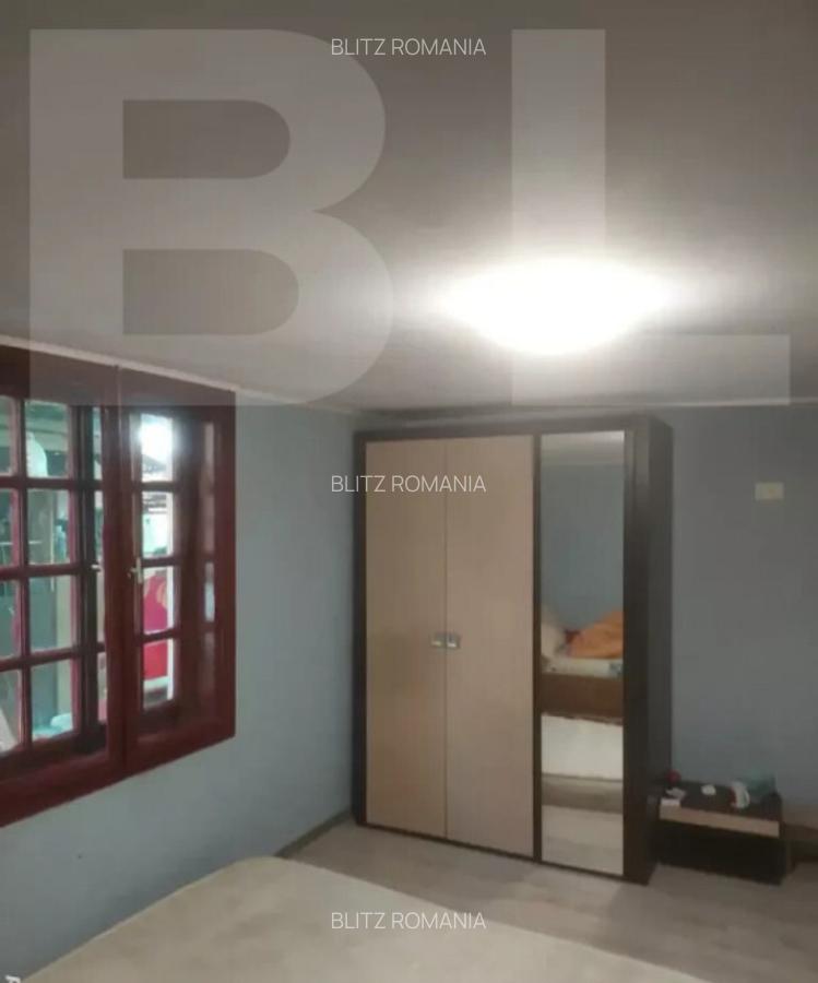 Casa de vanzare intr-o zona lini?tita, sus pe deal, cu - 6