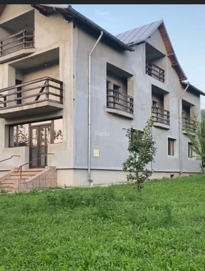 Casă cu 7 camere în Cerașu - 1