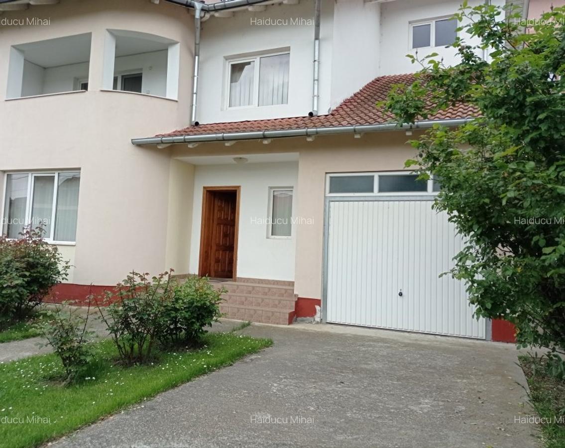 Casa / vila Gavana 3  , mobilata / utilata , finisaje clasice ! - 1