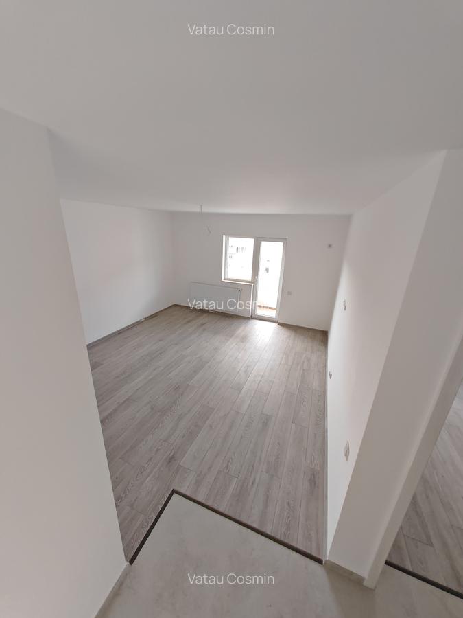 Apartament cu 2 camere decomandat în Apărătorii Patriei - 4