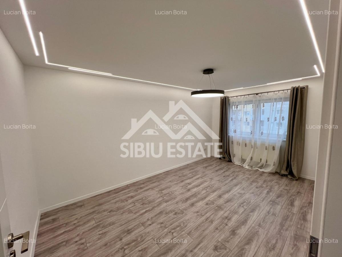 Apartament 4 camere renovat, 79 mp cu logie, Vasile Aaron, Sibiu - 3