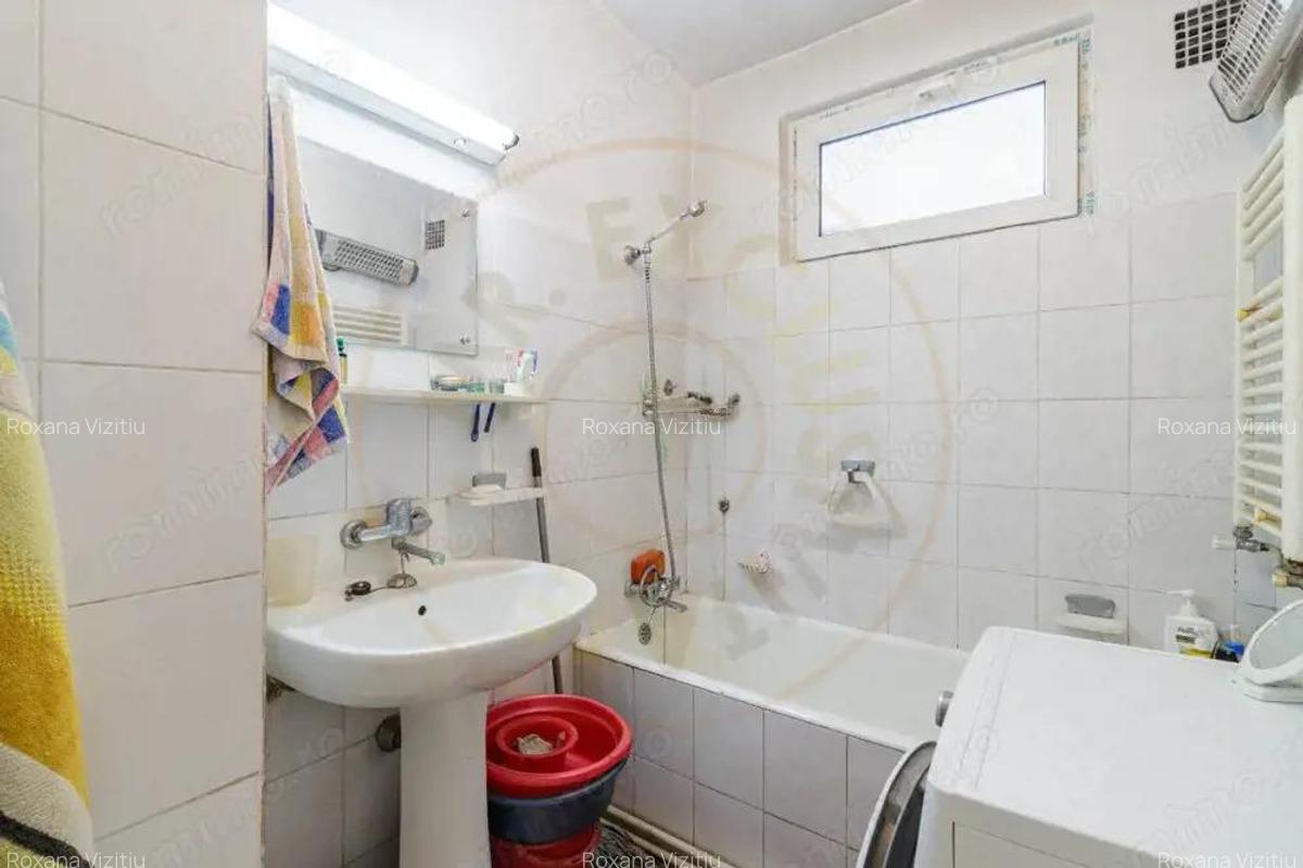 Casa cu poten?ial + spa?iu comercial/ locuin?a sau investi?ie Eroii Revolutiei - 13