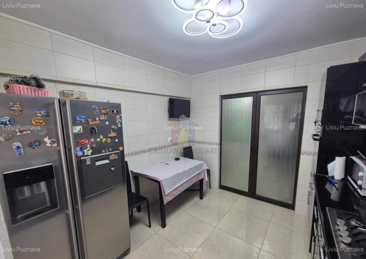 3 camere, Mobilat si Utilat, etaj 1, confort 1 decomandat, O - 10
