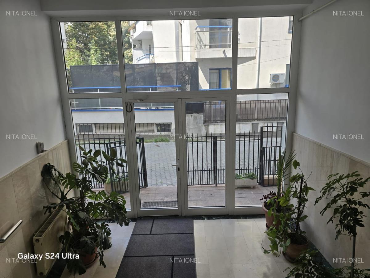 Apartament cu 3 camere decomandat, mobilat în P-ța Victoriei - 21